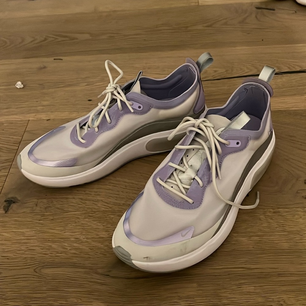 Nike air max shoe size 9.5